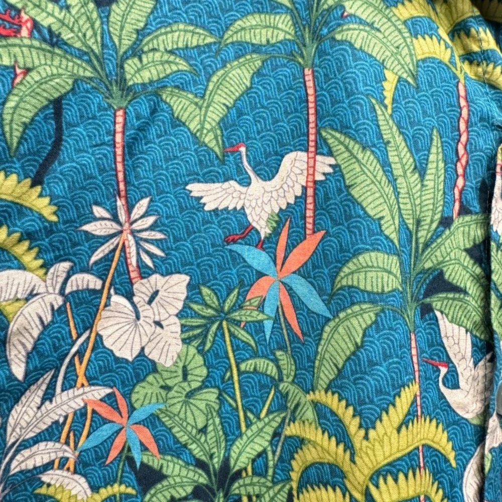 Tori Richard Button Up Mens M Blue Tropical Crane Palm Cotton Lawn Aloha Shirt - Picture 2 of 8
